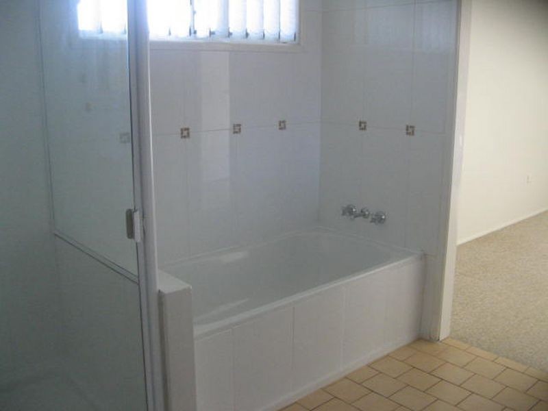 62 Blue Gum Drive, Newtown QLD 4350