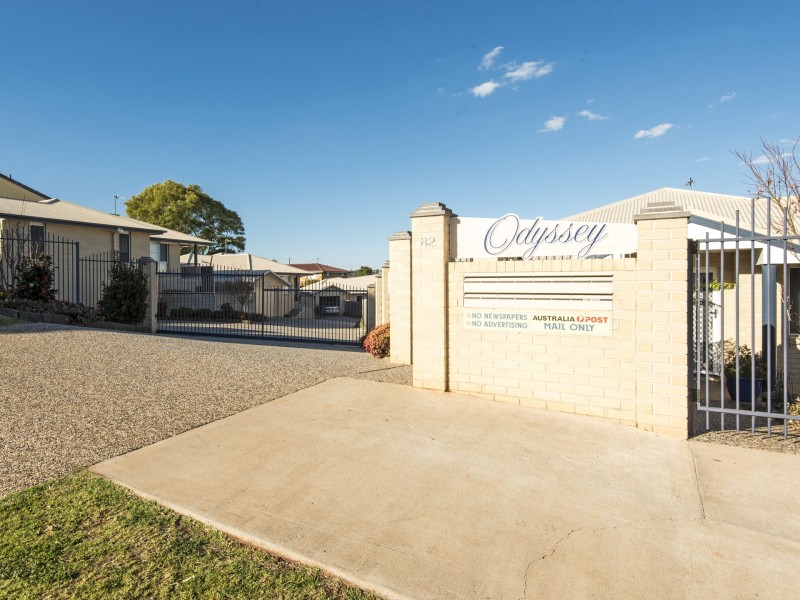 2/82 Holberton Street, Rockville QLD 4350