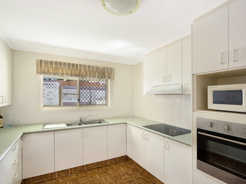16/3-5 Glenfield Court, Middle Ridge QLD 4350