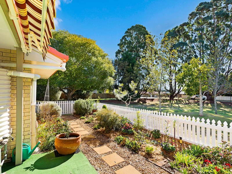 16/3-5 Glenfield Court, Middle Ridge QLD 4350