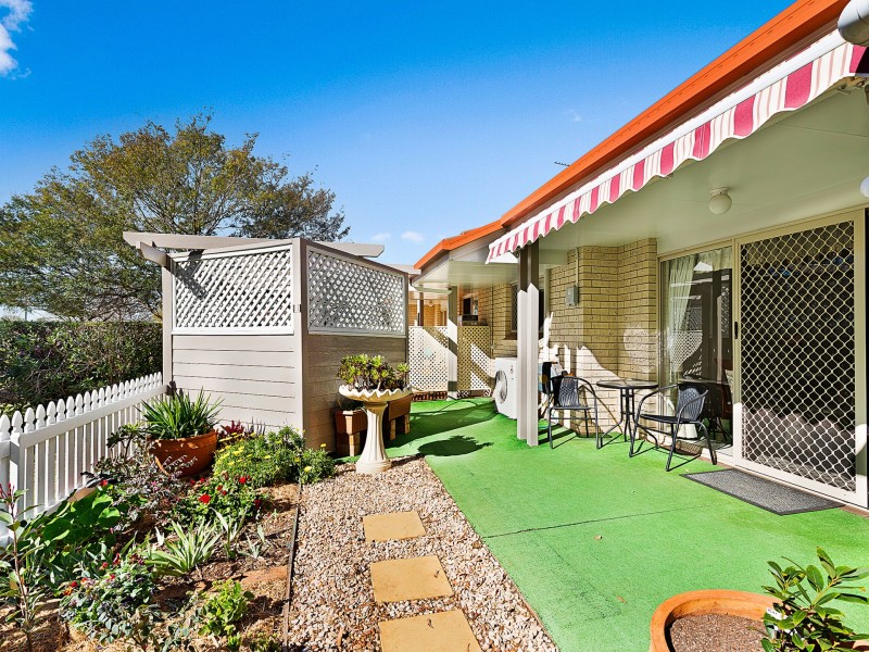 16/3-5 Glenfield Court, Middle Ridge QLD 4350