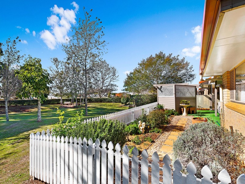 16/3-5 Glenfield Court, Middle Ridge QLD 4350