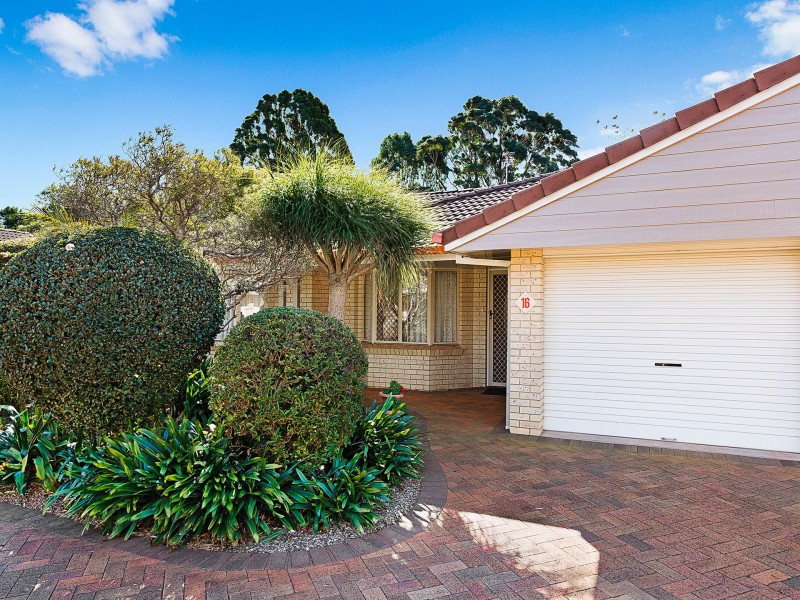 16/3-5 Glenfield Court, Middle Ridge QLD 4350