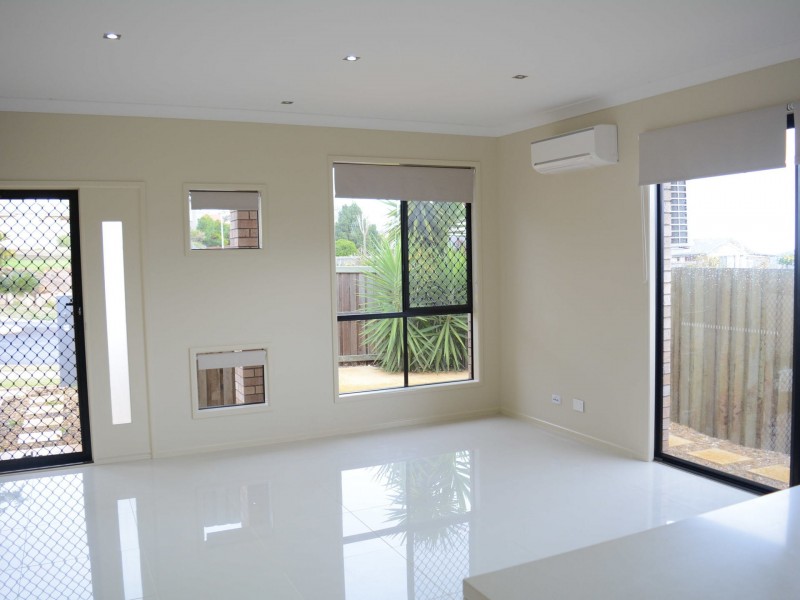 1/1 Sunset Drive, Glenvale QLD 4350