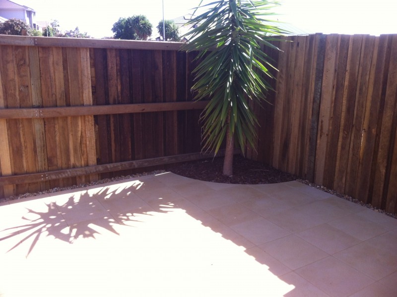 1/1 Sunset Drive, Glenvale QLD 4350