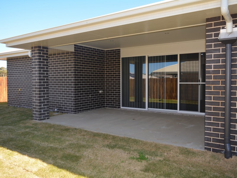 7 Madrid Court, Glenvale QLD 4350