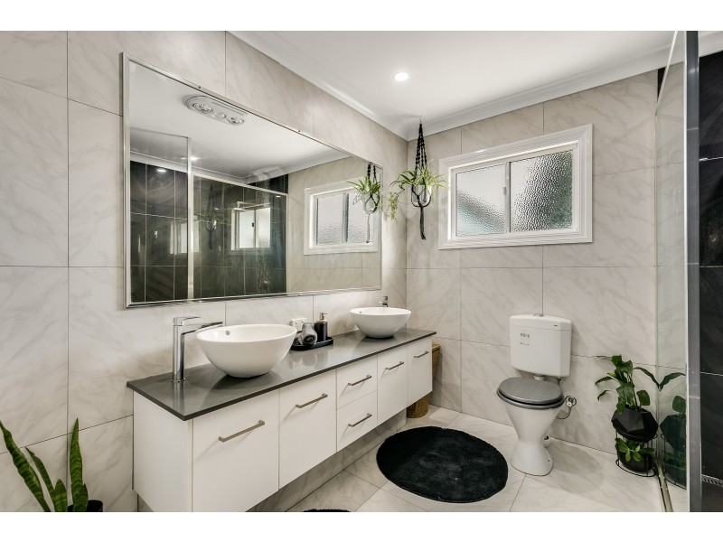 16 Tomkinson Street, Wilsonton QLD 4350