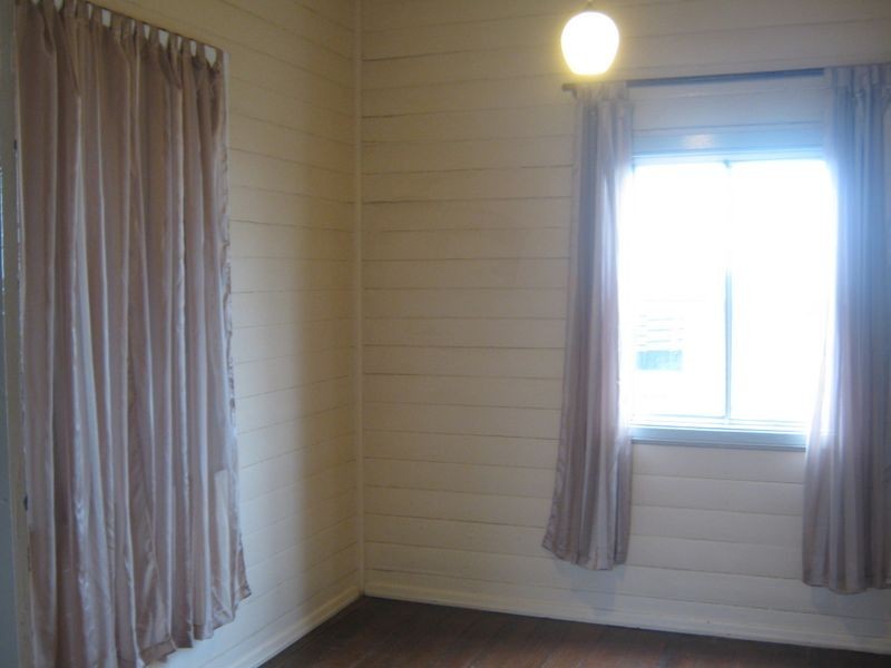 28 Clairmont Street, Newtown QLD 4350