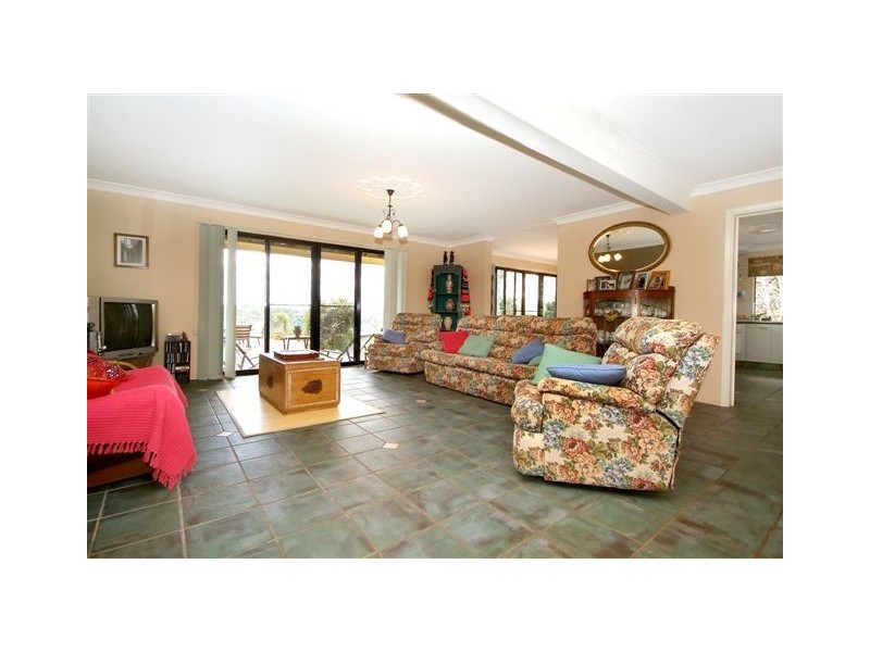 16 Murphys Creek Road, Blue Mountain Heights QLD 4350