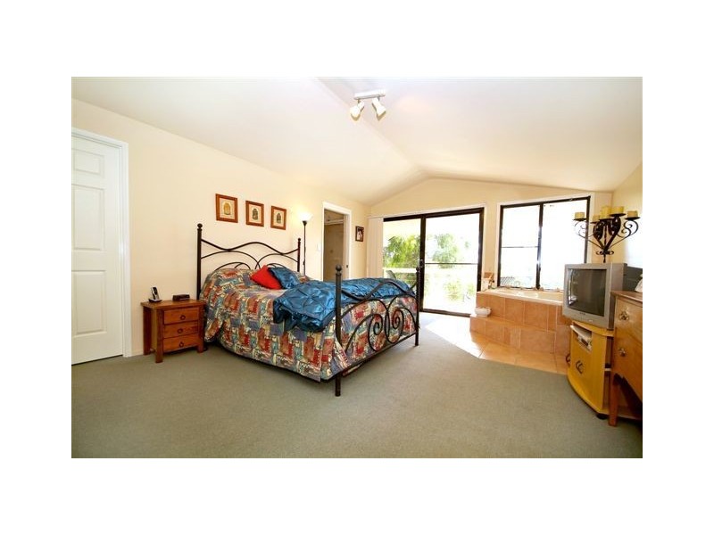 16 Murphys Creek Road, Blue Mountain Heights QLD 4350