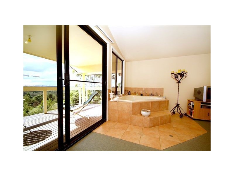 16 Murphys Creek Road, Blue Mountain Heights QLD 4350