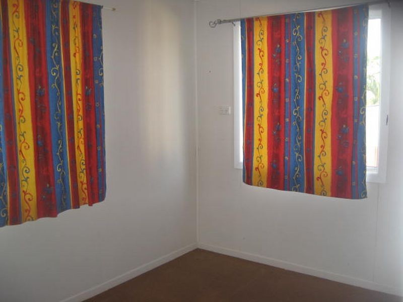 14 Lochel Street, Mount Lofty QLD 4350