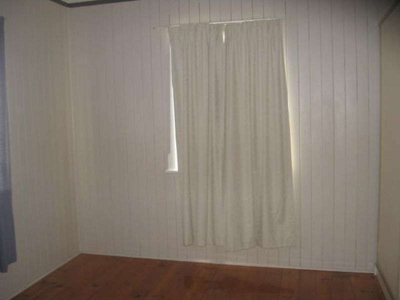 14 Lochel Street, Mount Lofty QLD 4350