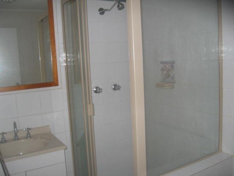 14 Lochel Street, Mount Lofty QLD 4350