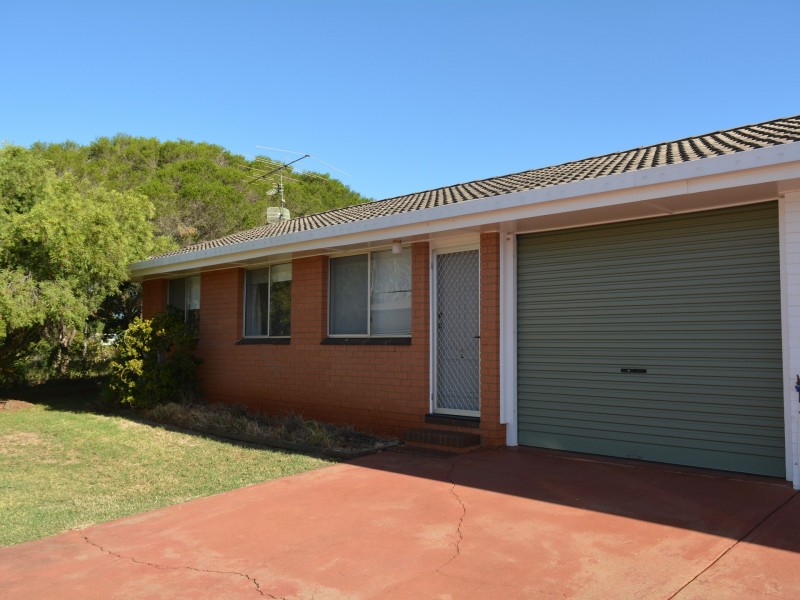 2/28 Priest Street, Rockville QLD 4350