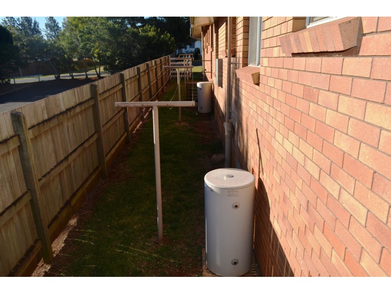 2/68 Pascoe Lane, North Toowoomba QLD 4350