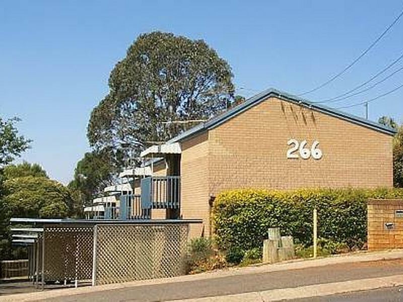 2/266 West Street, South Toowoomba QLD 4350
