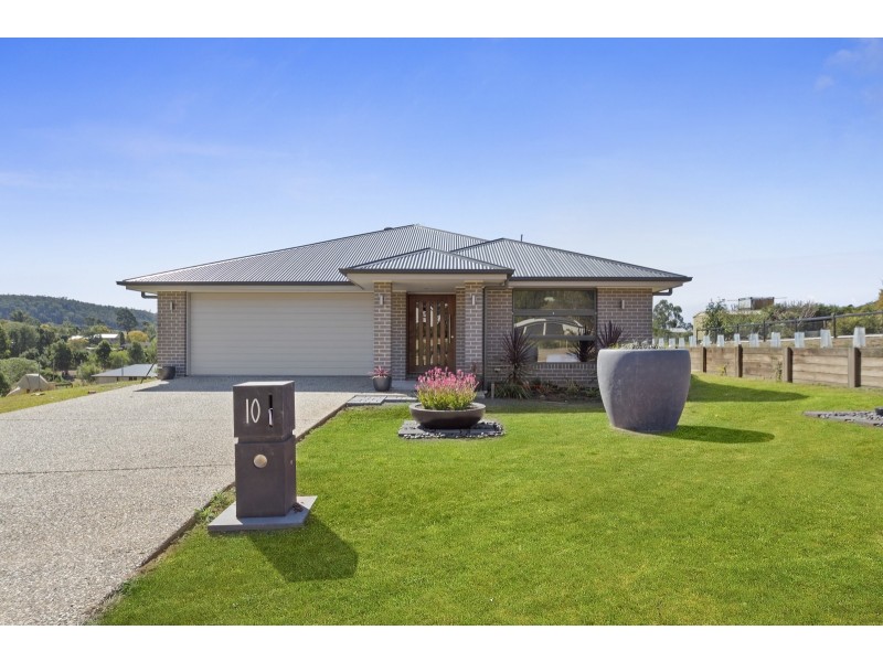 10 Karene Court, Withcott QLD 4352