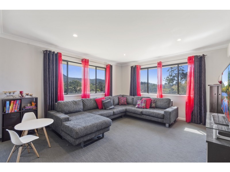 10 Karene Court, Withcott QLD 4352