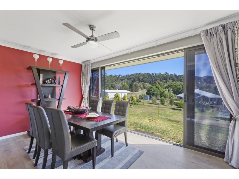 10 Karene Court, Withcott QLD 4352