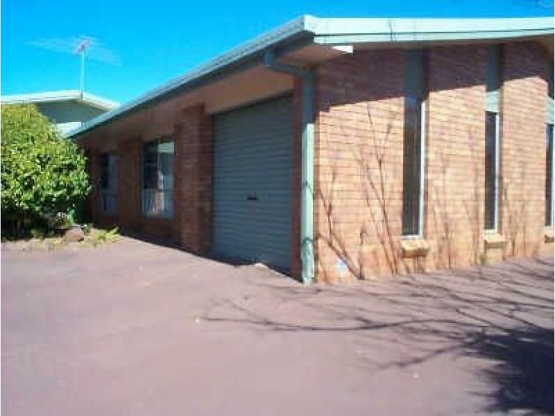 2/80 Wine Drive, Wilsonton QLD 4350