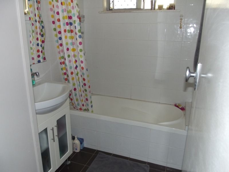 2/200 Stenner Street, Middle Ridge QLD 4350