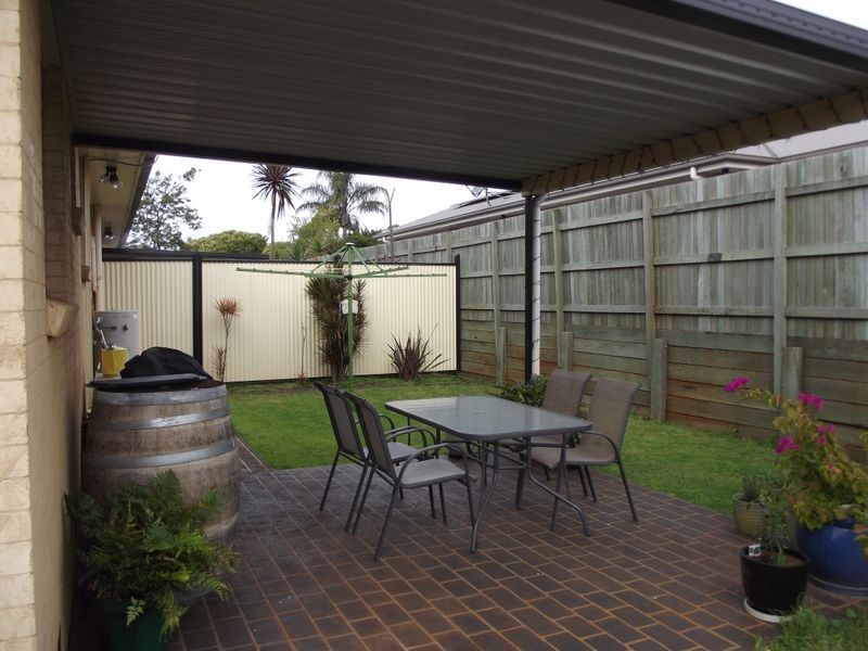 2/200 Stenner Street, Middle Ridge QLD 4350