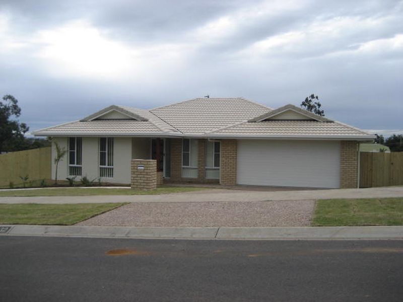 32 Aruma Drive, Oakey QLD 4401