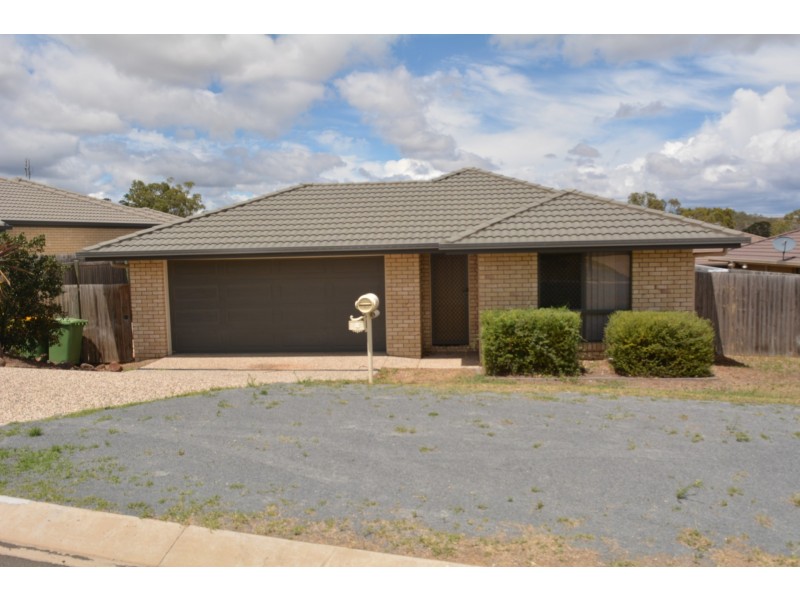 8 Cooranga Street, Glenvale QLD 4350