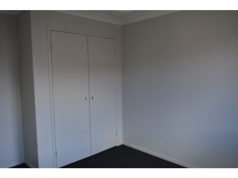 8 Cooranga Street, Glenvale QLD 4350