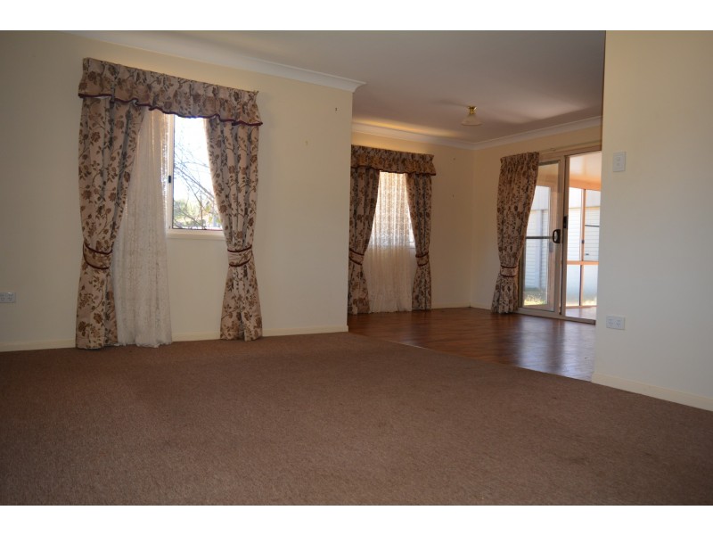 6 Devoncourt Road, Crows Nest QLD 4355