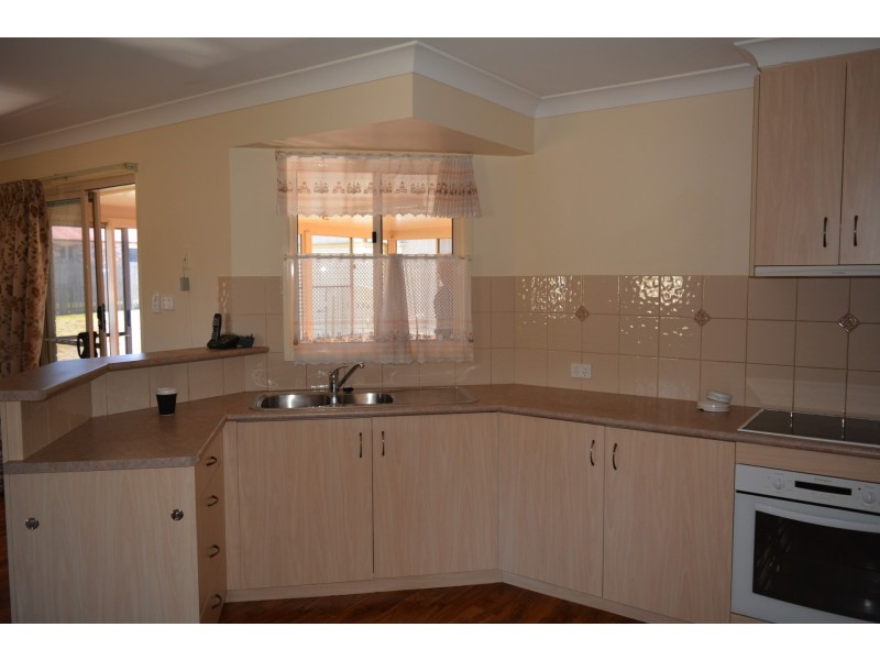 6 Devoncourt Road, Crows Nest QLD 4355