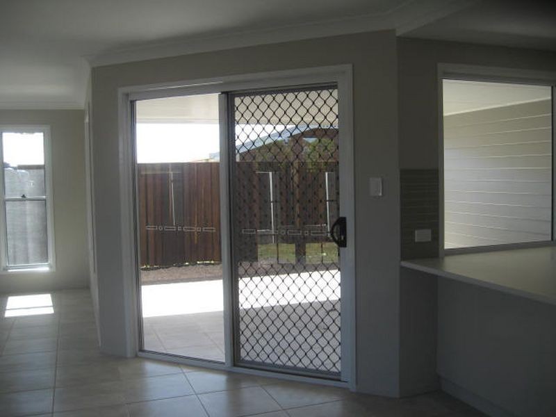 1/303 Stenner Street, Centenary Heights QLD 4350