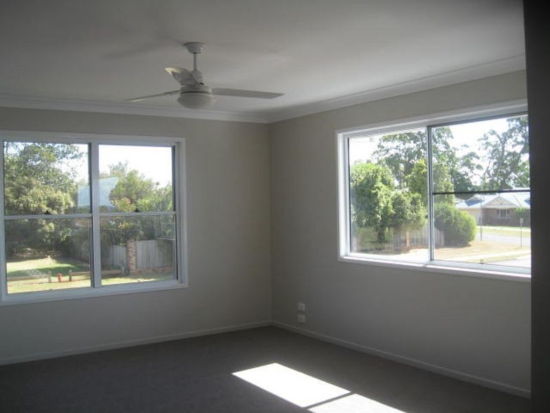 1/303 Stenner Street, Centenary Heights QLD 4350