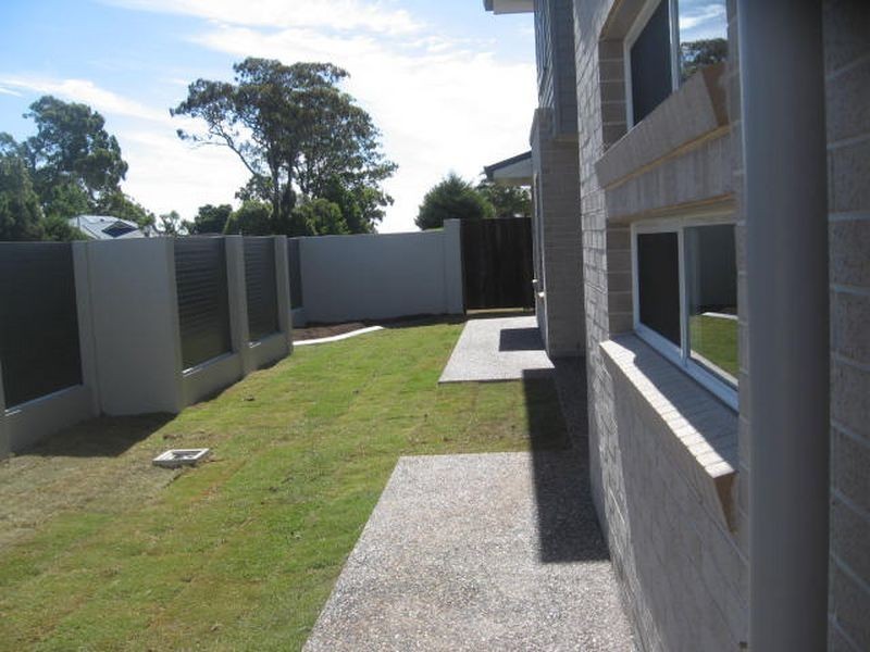 1/303 Stenner Street, Centenary Heights QLD 4350