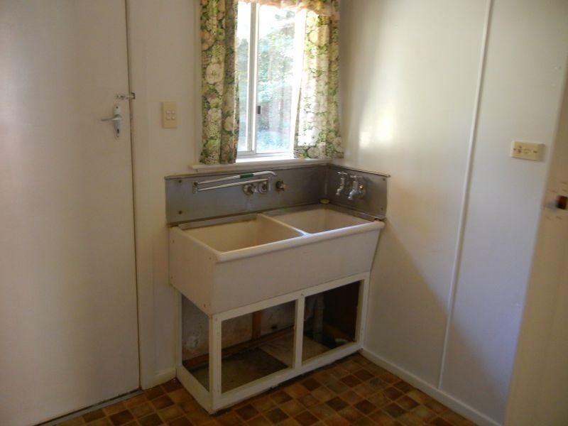 237 West Street, Harristown QLD 4350