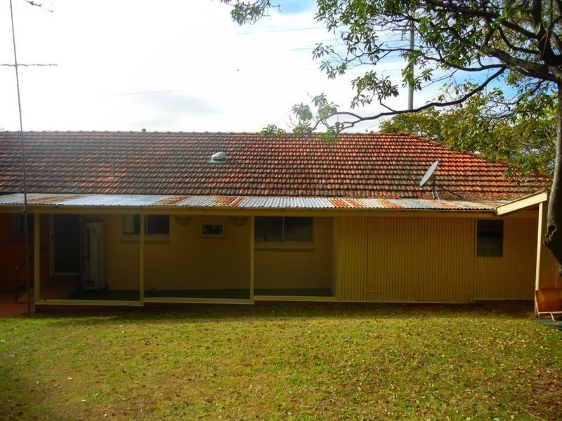 237 West Street, Harristown QLD 4350