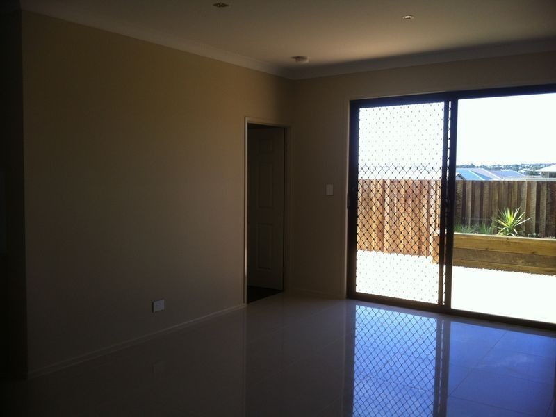 2/1 Sunset Drive, Glenvale QLD 4350