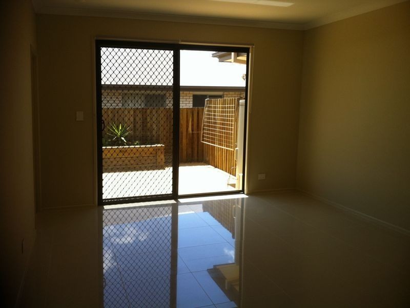 2/1 Sunset Drive, Glenvale QLD 4350