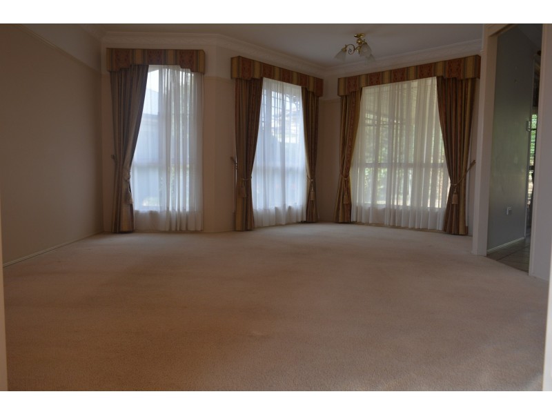 20 Paddington Court, Middle Ridge QLD 4350