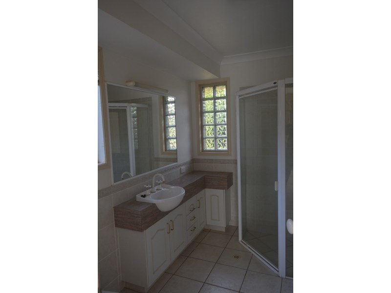 20 Paddington Court, Middle Ridge QLD 4350