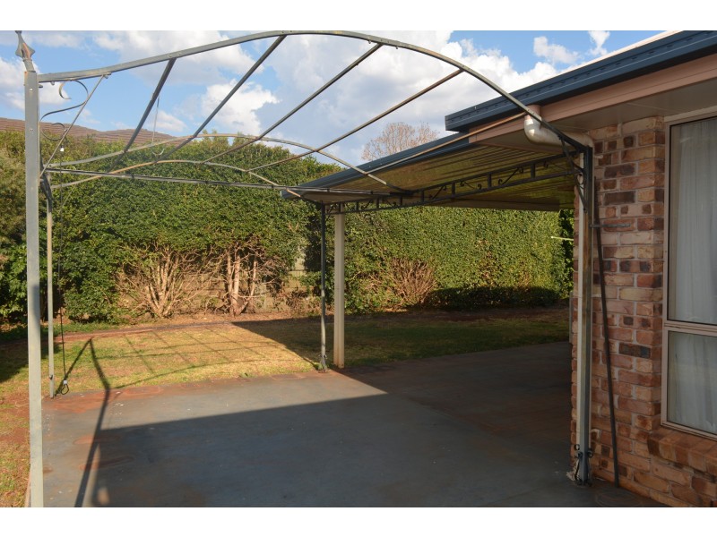 20 Paddington Court, Middle Ridge QLD 4350