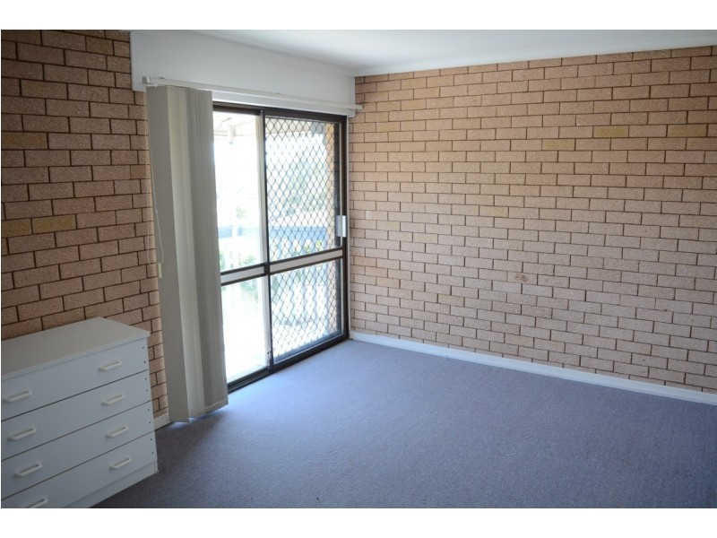 1/266 West Street, Kearneys Spring QLD 4350