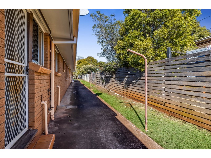 2/10 Buckland Street, Harristown QLD 4350