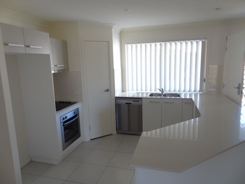 10/98 Main Street, Westbrook QLD 4350