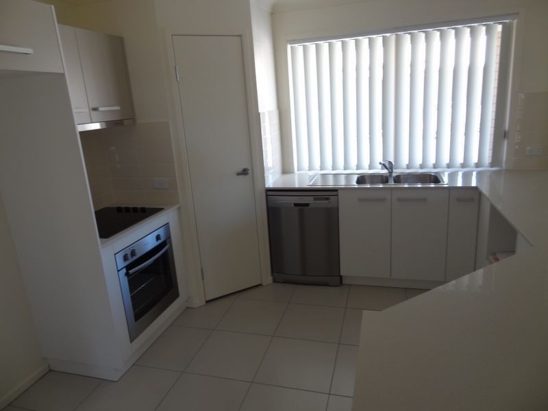 10/98 Main Street, Westbrook QLD 4350