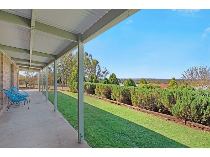 13 Kurrajong Court, Meringandan West QLD 4352