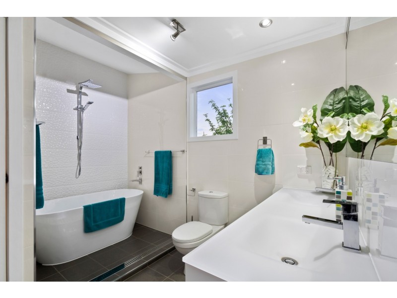 2 Tomkinson Street, Wilsonton QLD 4350