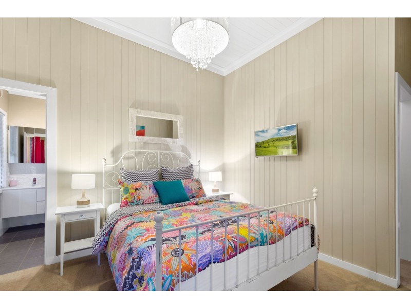 2 Tomkinson Street, Wilsonton QLD 4350