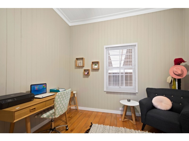 2 Tomkinson Street, Wilsonton QLD 4350